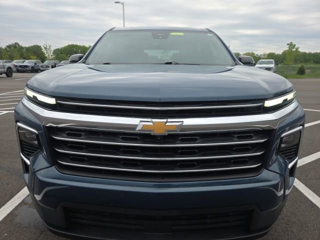 Used 2024 Chevrolet Traverse LT w/ LPO, Floor Liner Package FWD image 3