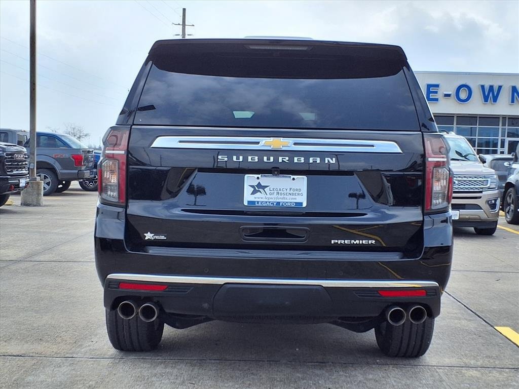 Used 2024 Chevrolet Suburban Premier image 6