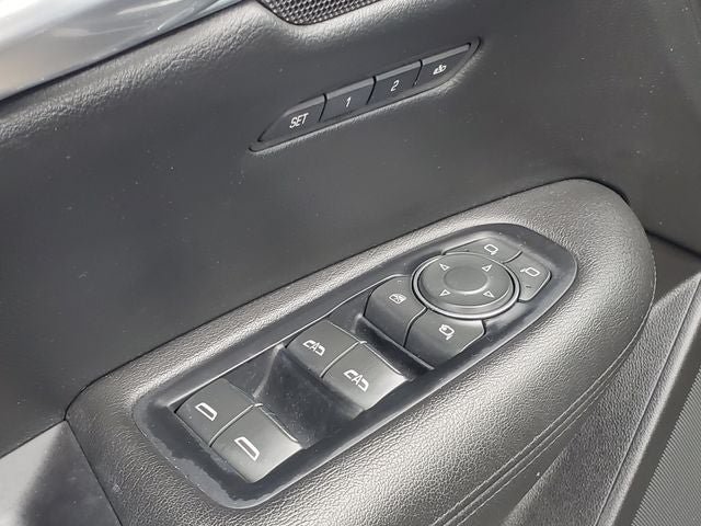 Used 2017 Cadillac XT5 Luxury w/ Driver Awareness Package FWD image 8