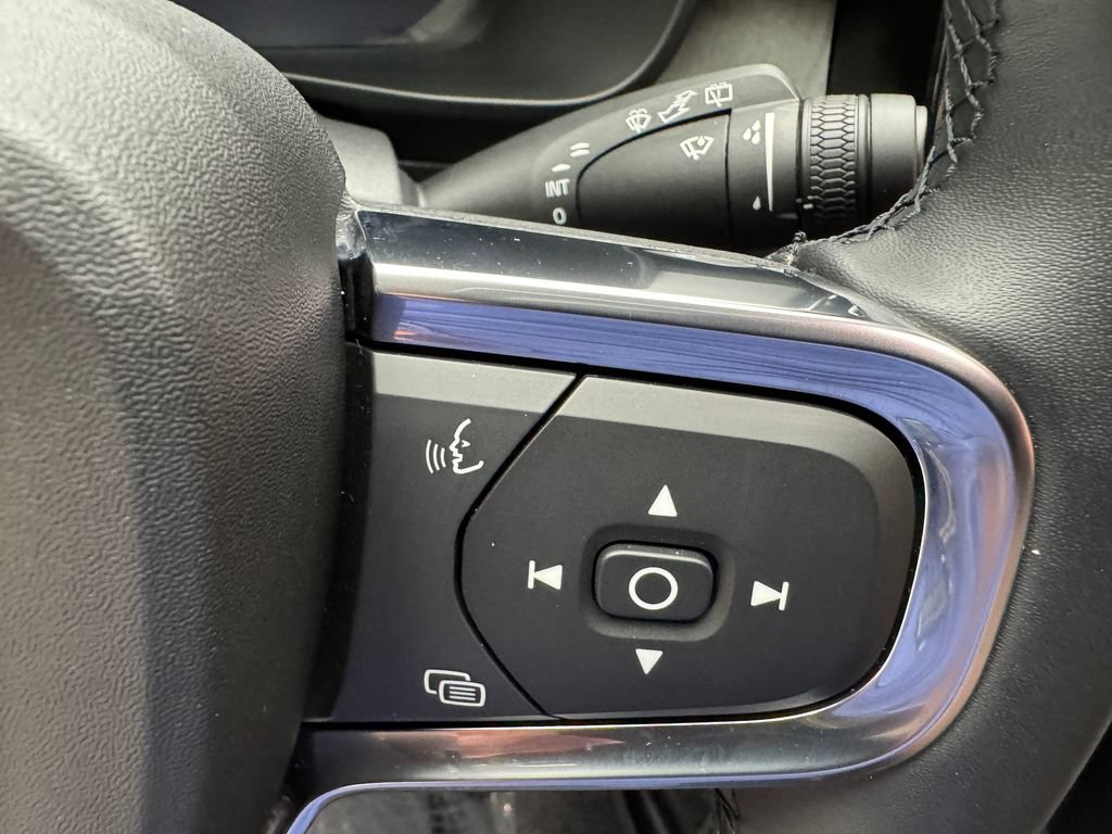 Used 2026 Volvo XC40 B5 Plus AWD/4WD image 16