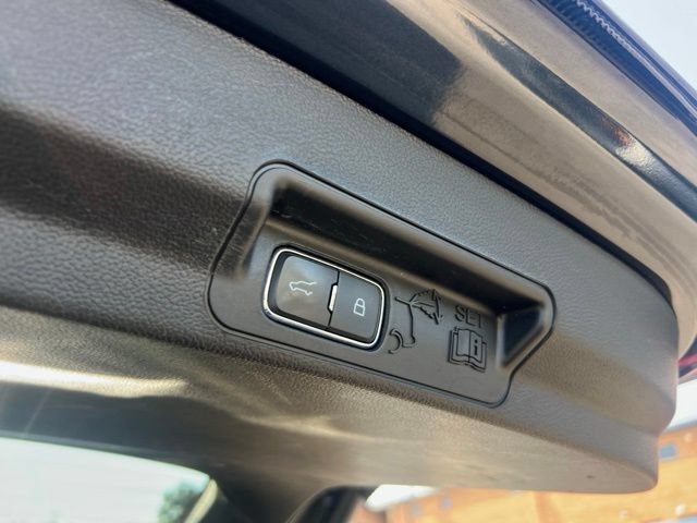 Certified 2023 Ford Explorer XLT w/ Equipment Group 202A AWD/4WD image 21