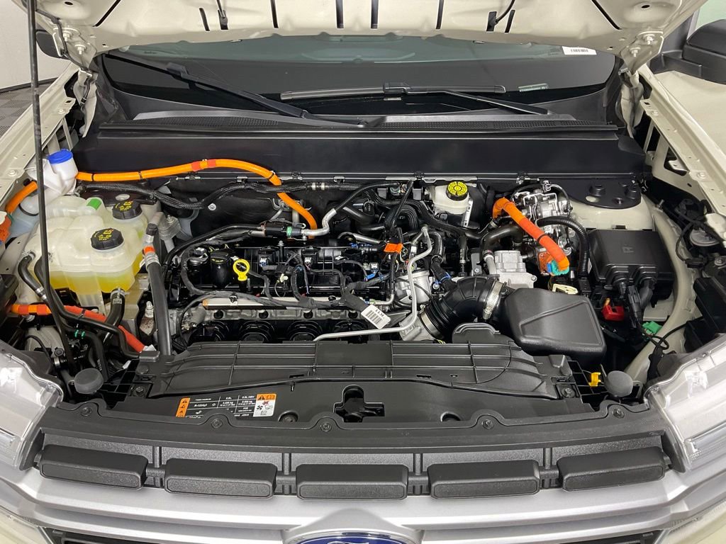 Certified 2024 Ford Maverick Lariat FWD image 9