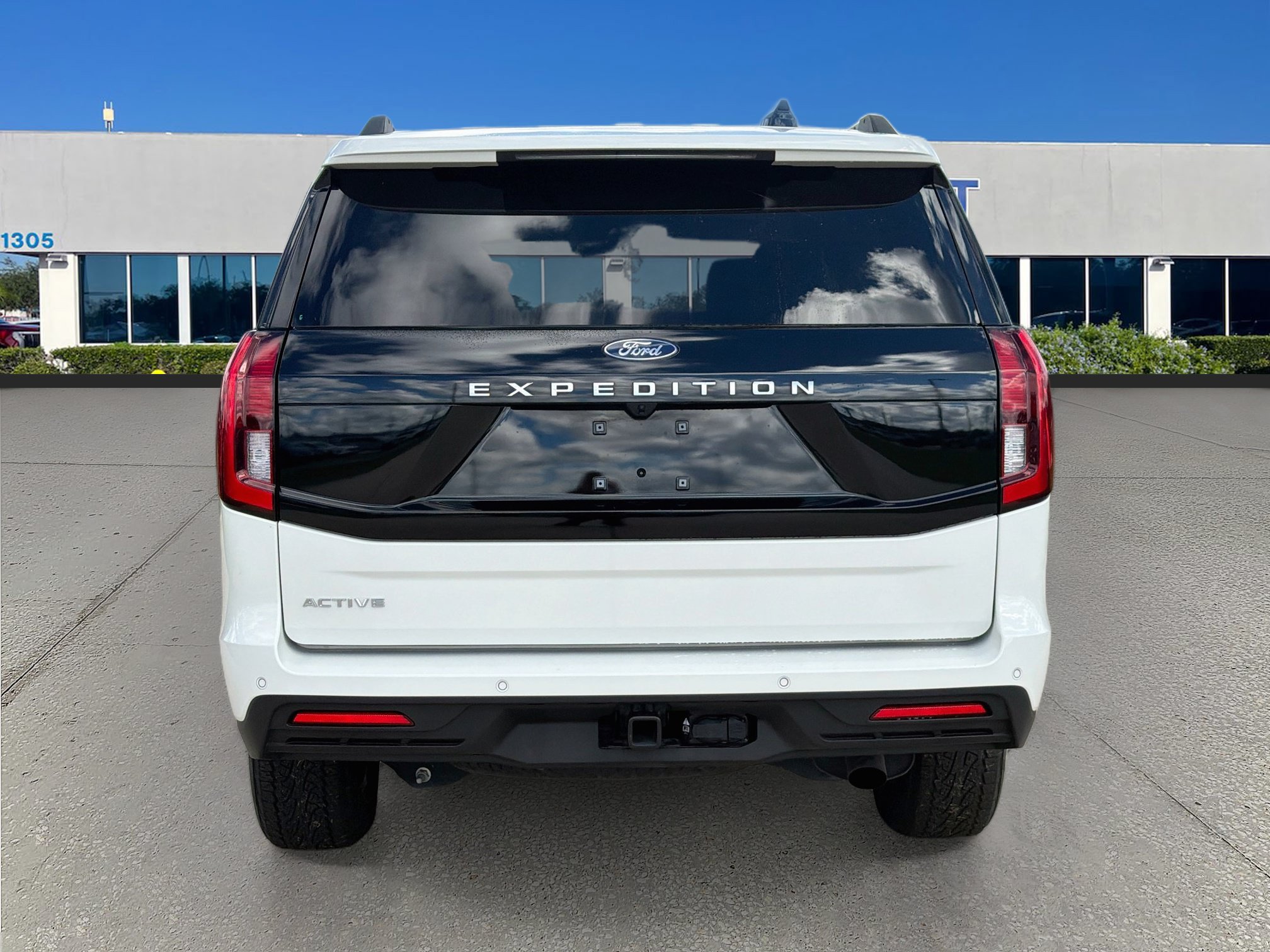 Certified 2025 Ford Expedition Active RWD image 6