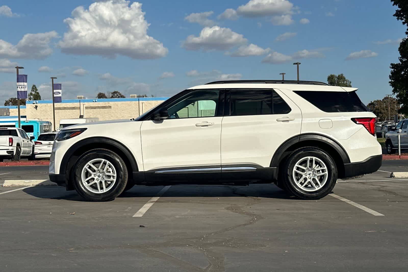 Certified 2025 Ford Explorer Active RWD image 6