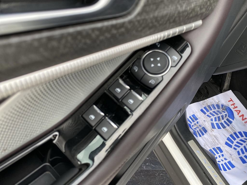 Certified 2025 Ford Explorer Platinum image 40