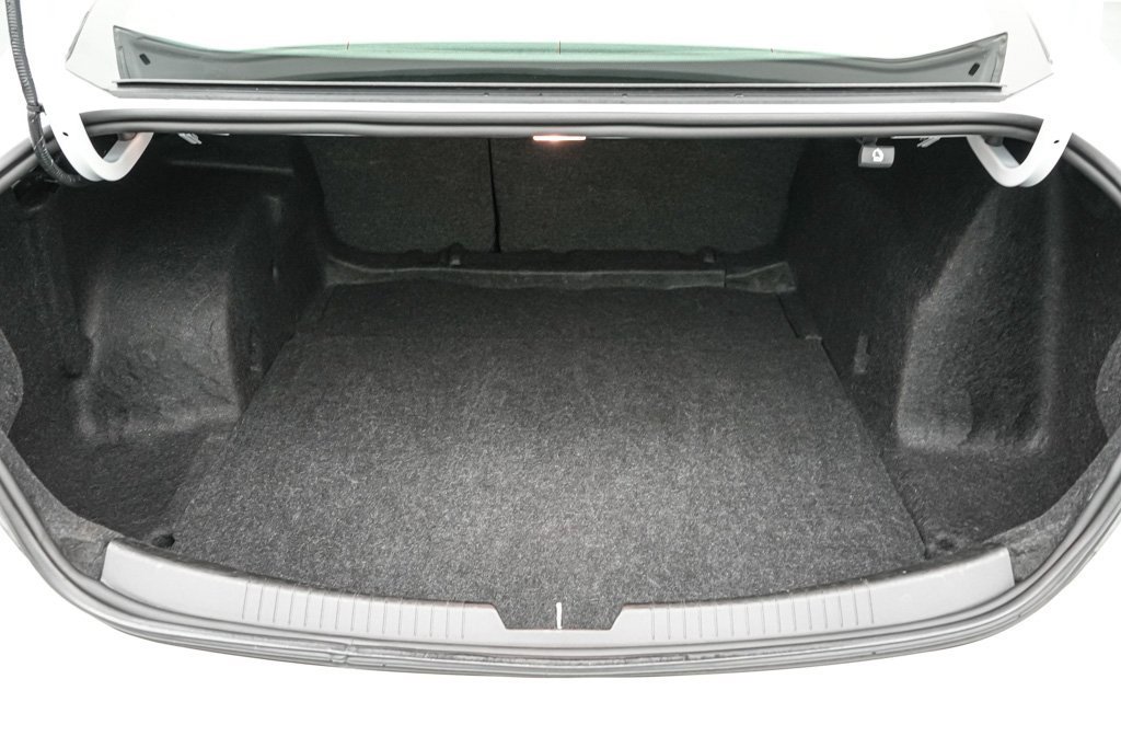 Used 2024 Chevrolet Malibu LT image 19