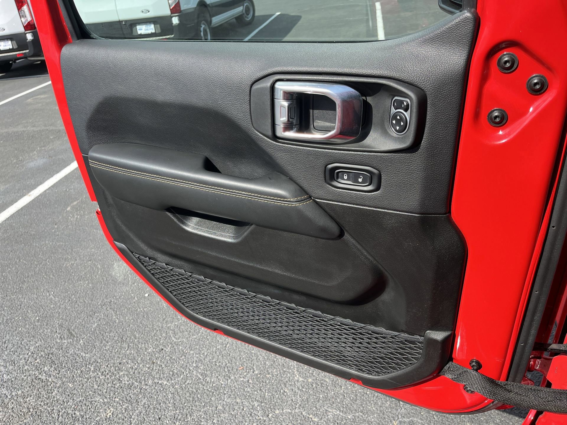 Used 2025 Jeep Wrangler Unlimited Sahara w/ Safety Group image 17