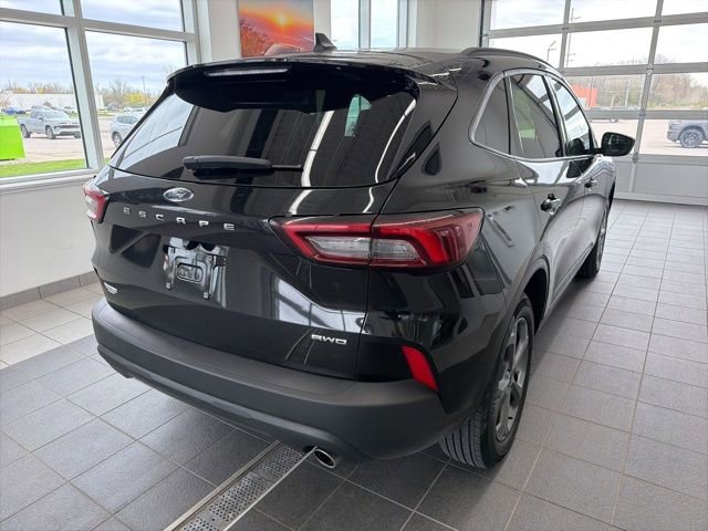 Certified 2025 Ford Escape ST-Line Select AWD/4WD image 6