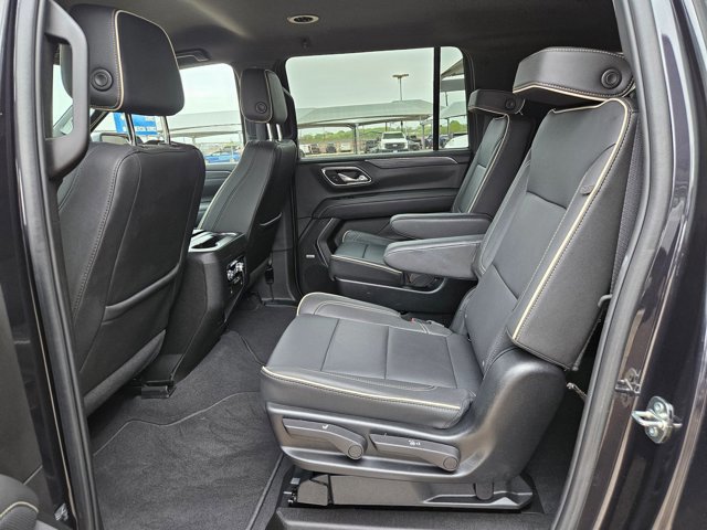 Used 2024 GMC Yukon XL SLT image 17