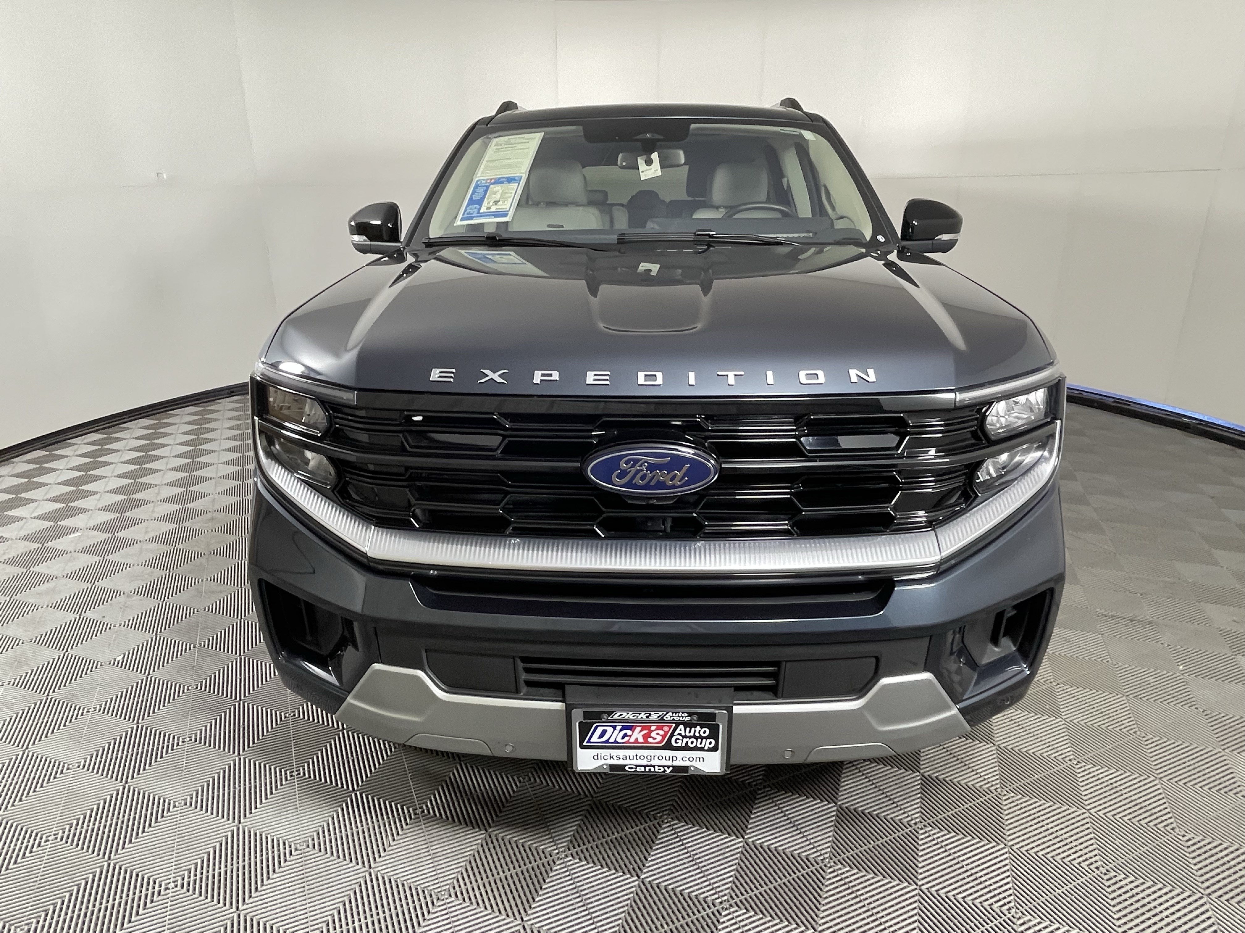 Certified 2025 Ford Expedition Max Platinum w/ Driver's Package AWD/4WD image 8