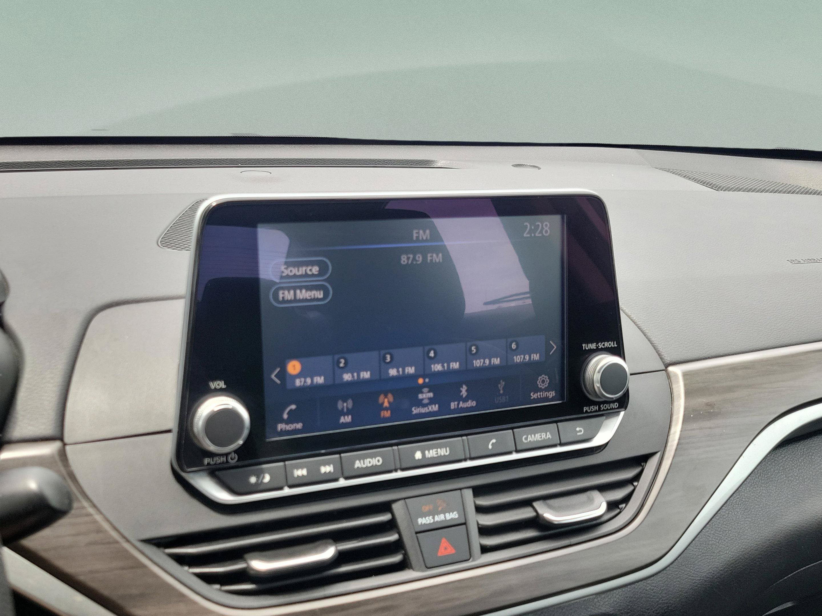Used 2024 Nissan Altima 2.5 SV FWD image 27
