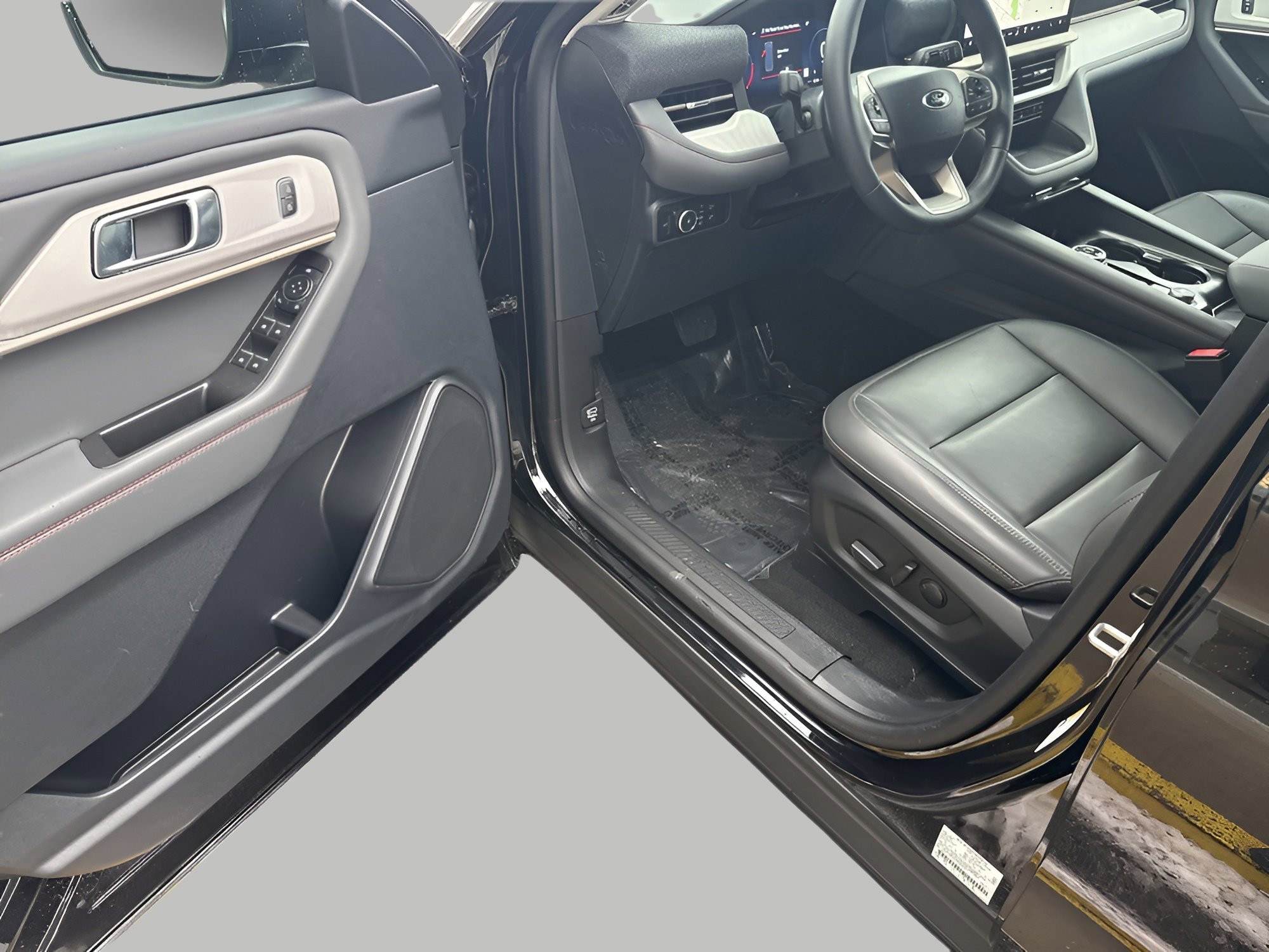 Certified 2025 Ford Explorer Active w/ Active Comfort Package image 37