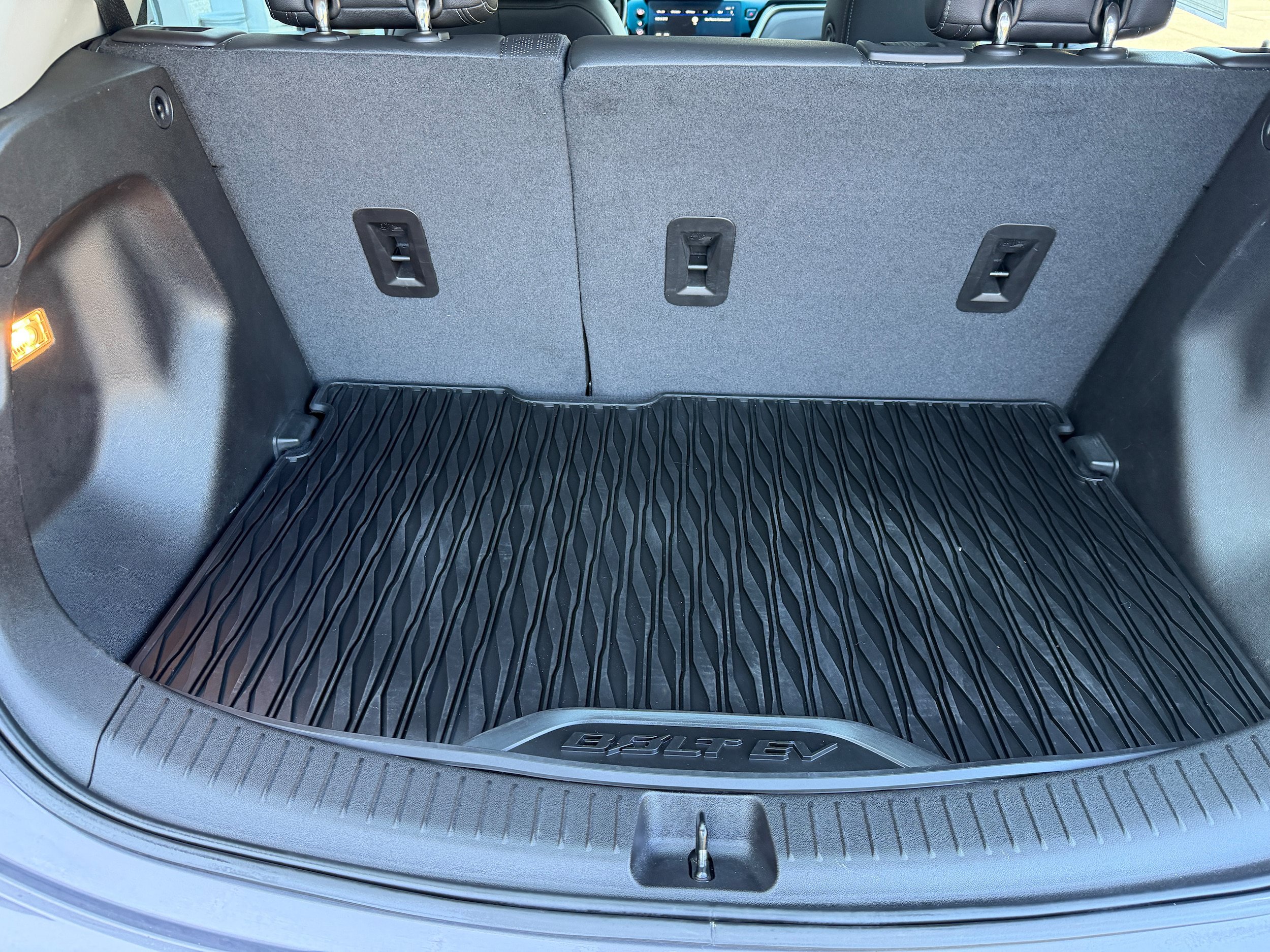 Used 2023 Chevrolet Bolt LT w/ Infotainment Package FWD image 18