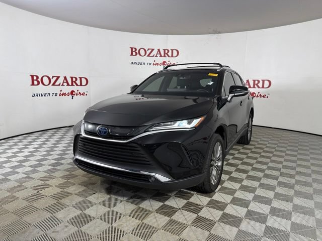 Used 2024 Toyota Venza XLE AWD/4WD image 4