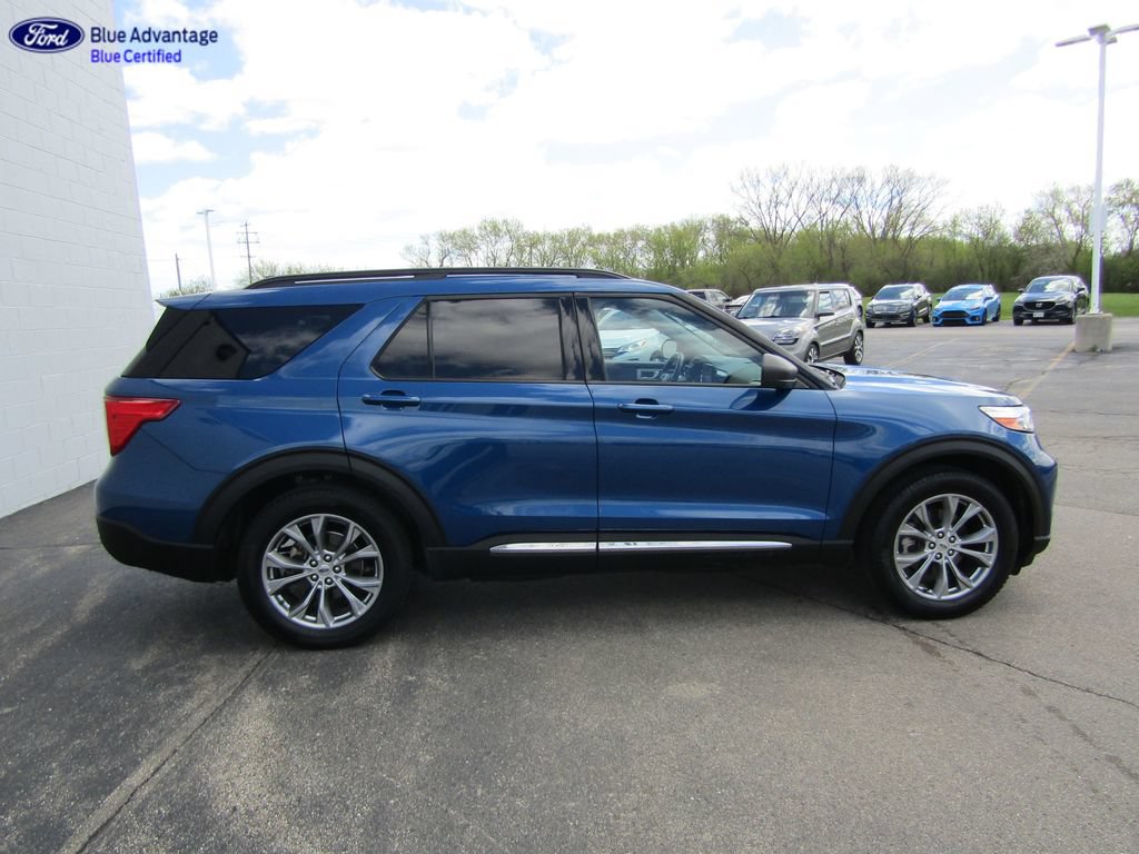 Certified 2022 Ford Explorer XLT w/ Equipment Group 202A AWD/4WD image 9