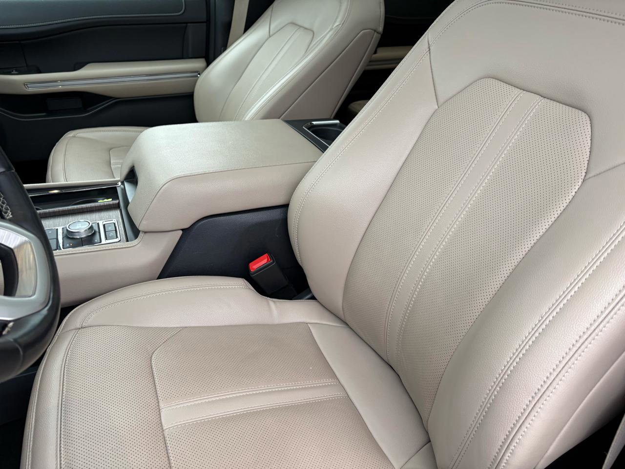 Certified 2024 Ford Expedition Limited image 21