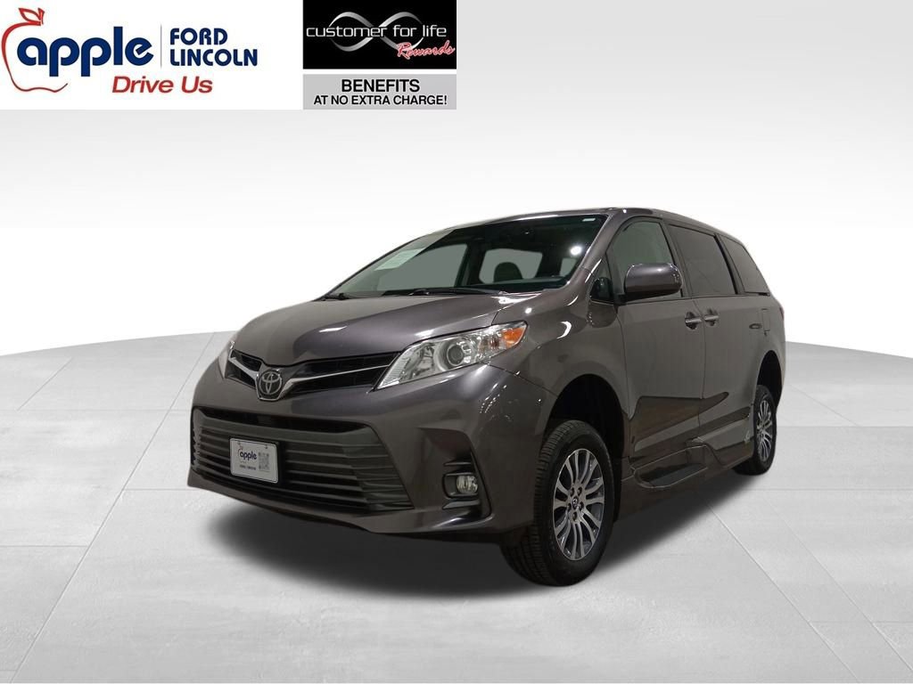 Used 2020 Toyota Sienna XLE image 7
