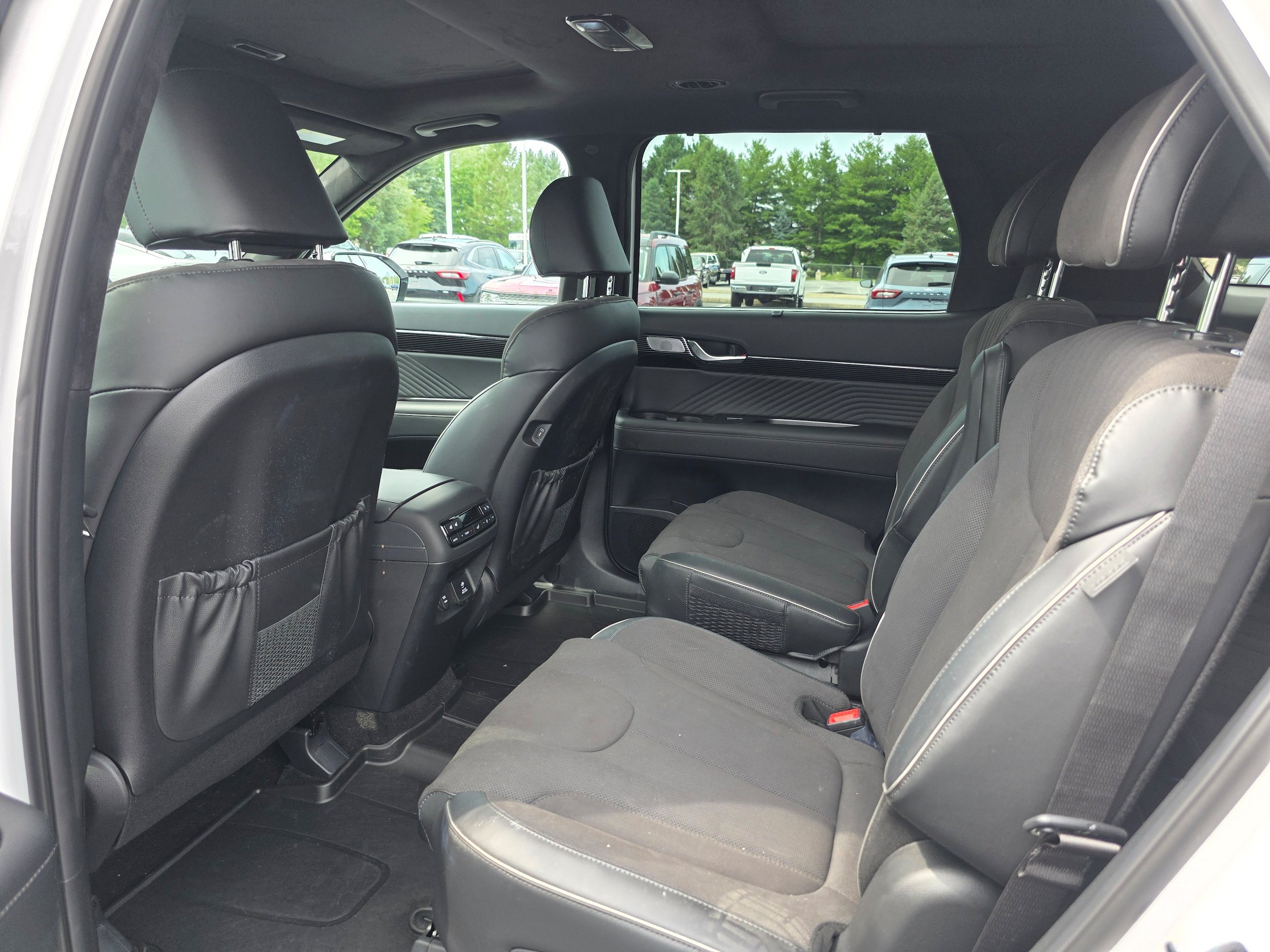 Used 2025 Hyundai Palisade Calligraphy AWD/4WD image 11