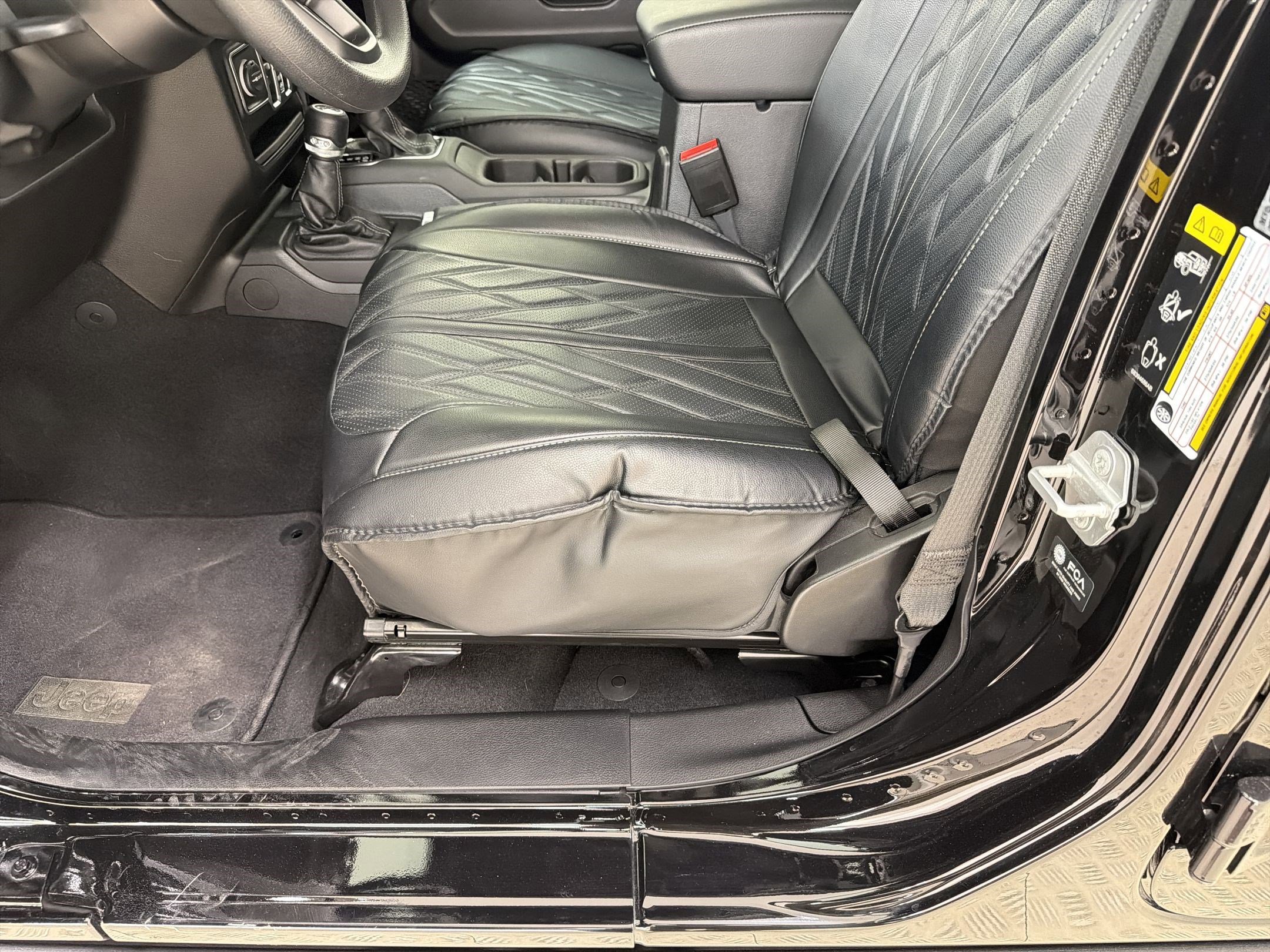 Used 2025 Jeep Gladiator Sport AWD/4WD image 14