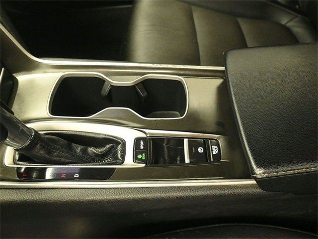 Used 2018 Honda Accord Sport image 11