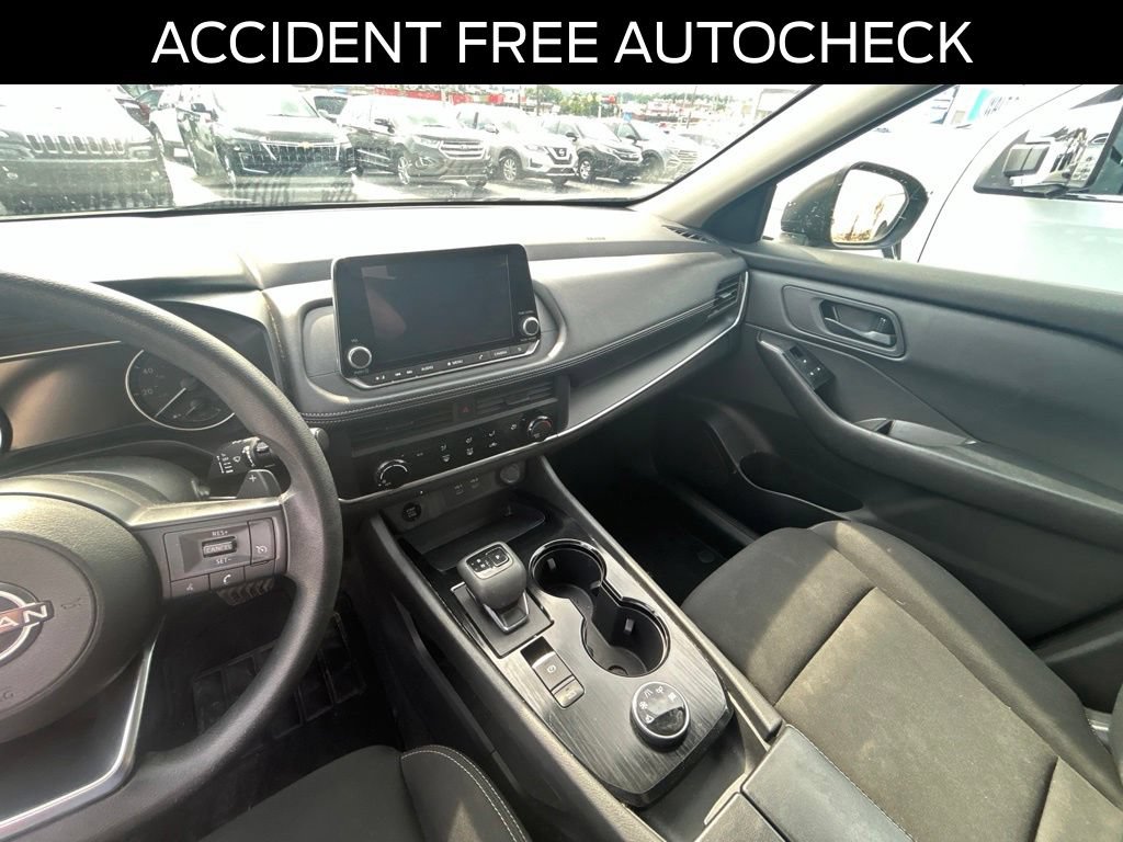 Used 2024 Nissan Rogue S AWD/4WD image 18