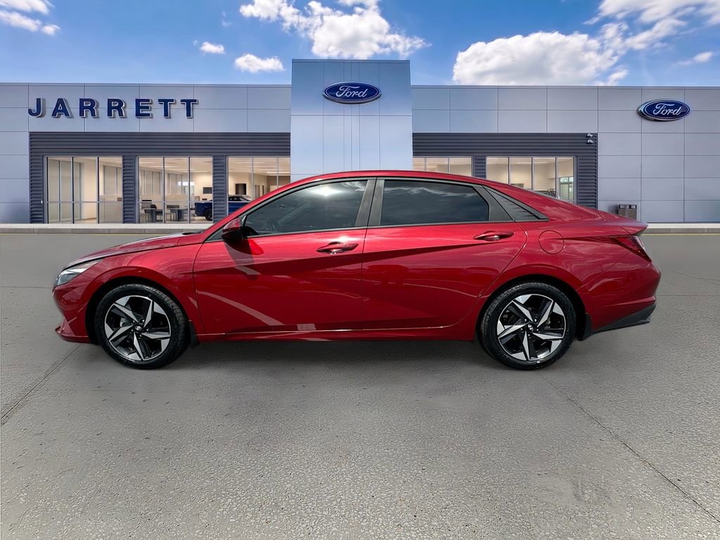 Used 2023 Hyundai Elantra SEL w/ Convenience Package FWD image 4