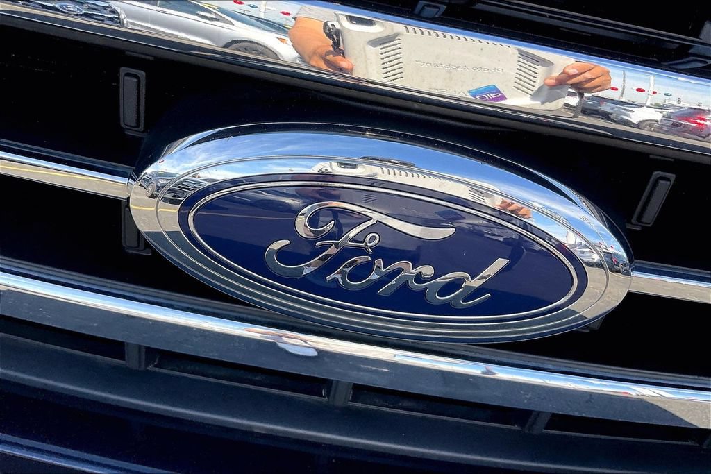 Certified 2022 Ford F150 Lariat w/ Equipment Group 501A Mid AWD/4WD image 32