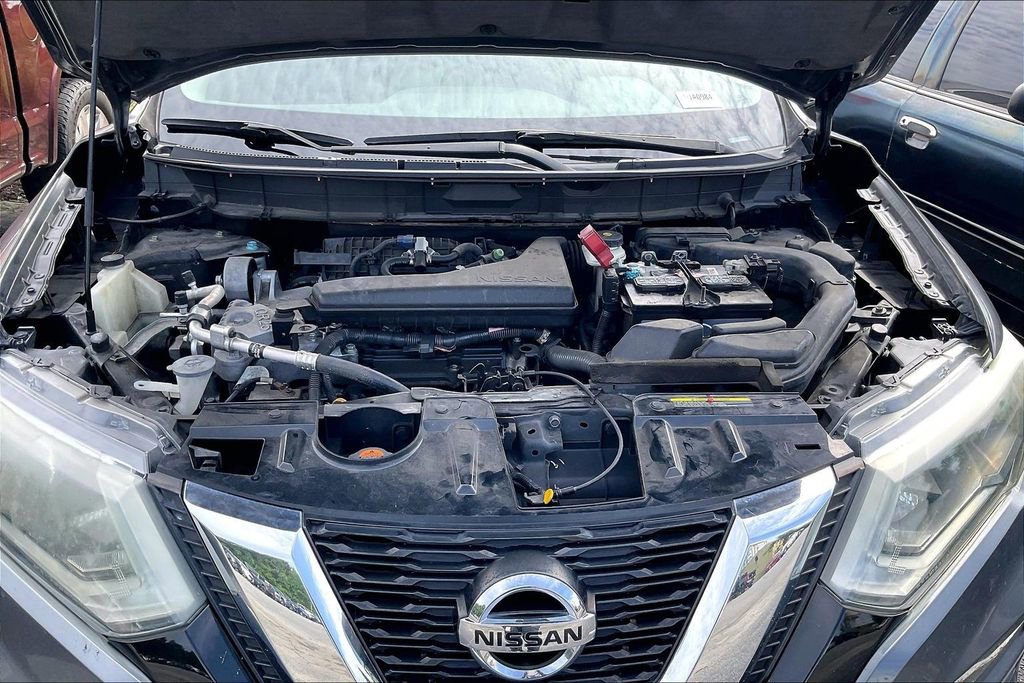 Used 2017 Nissan Rogue SV w/ Midnight Edition Package FWD image 8