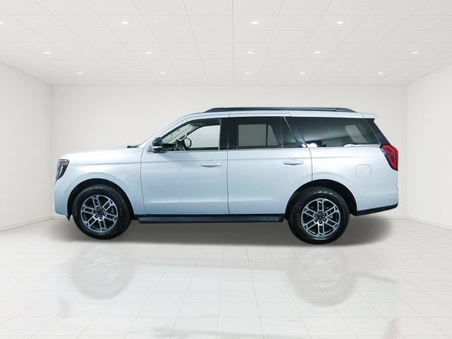Certified 2025 Ford Expedition Active AWD/4WD image 4