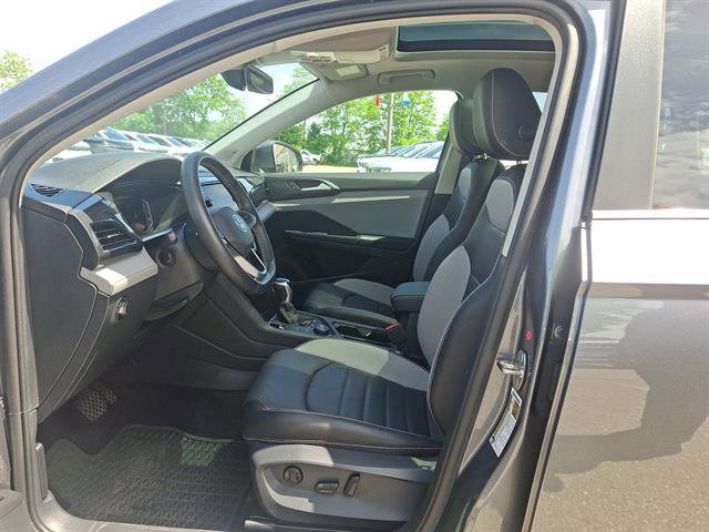 Used 2022 Volkswagen Taos SEL w/ Panoramic Sunroof Package AWD/4WD image 17