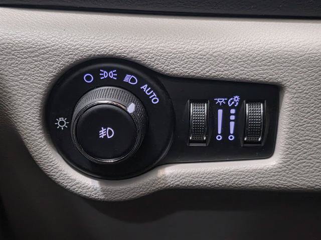 Used 2018 Chrysler Pacifica Touring-L Plus w/ Advanced Safetytec Group FWD image 30