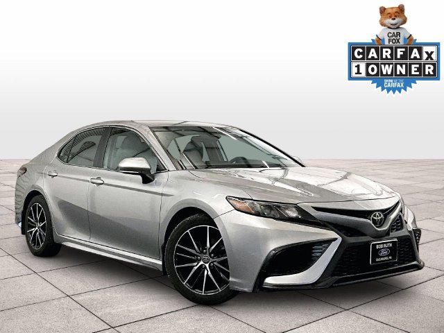 Used 2022 Toyota Camry SE AWD/4WD image 2