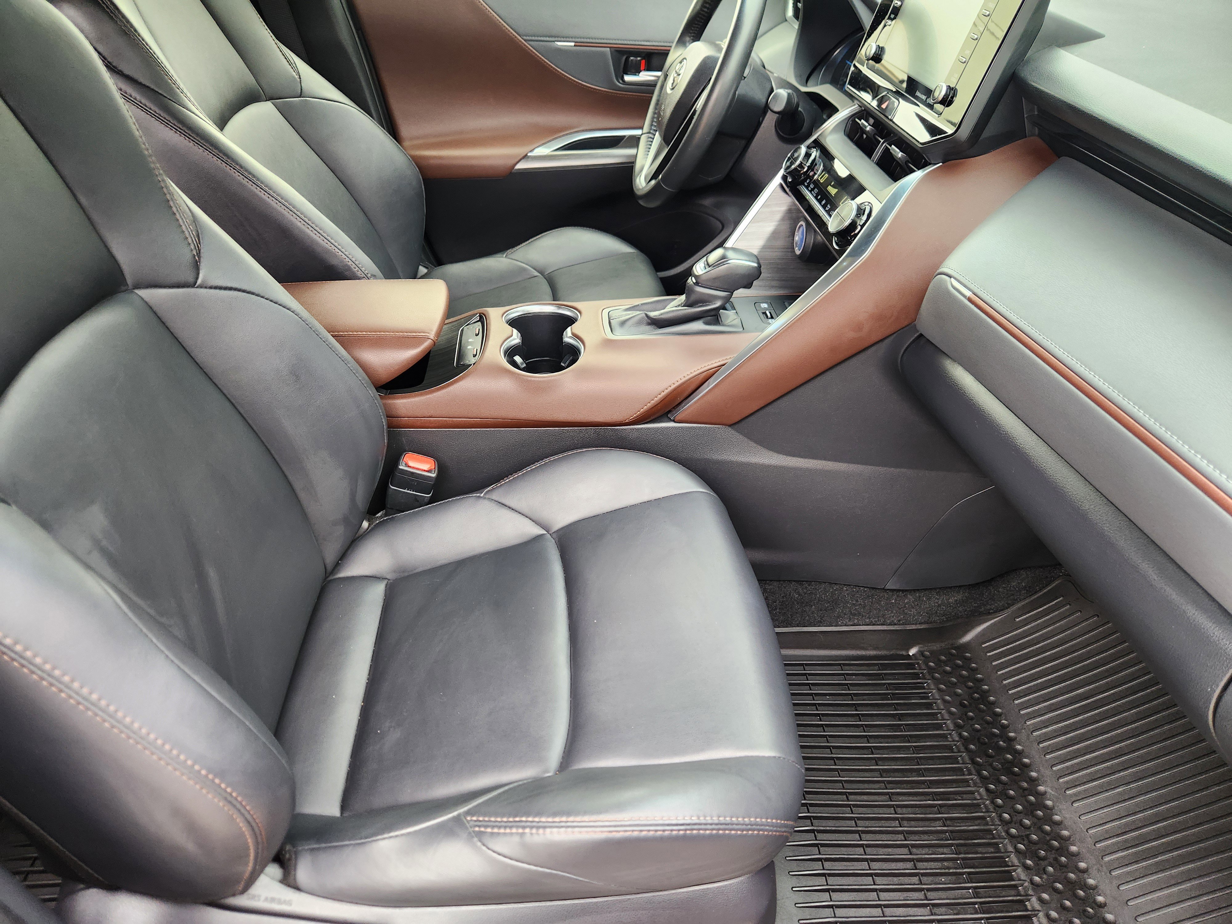 Used 2022 Toyota Venza XLE AWD/4WD image 10