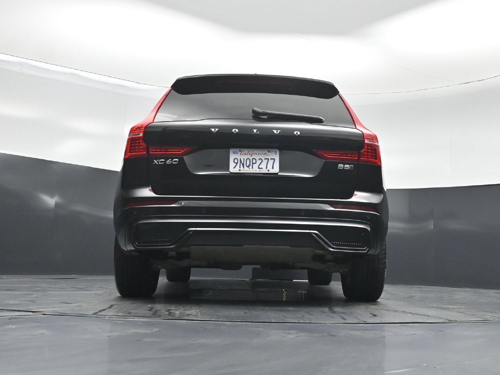 Used 2025 Volvo XC60 B5 Plus AWD/4WD image 49