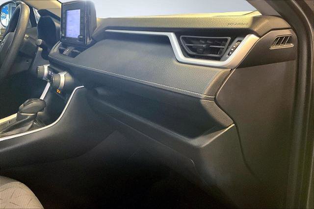 Used 2020 Toyota RAV4 XLE image 17
