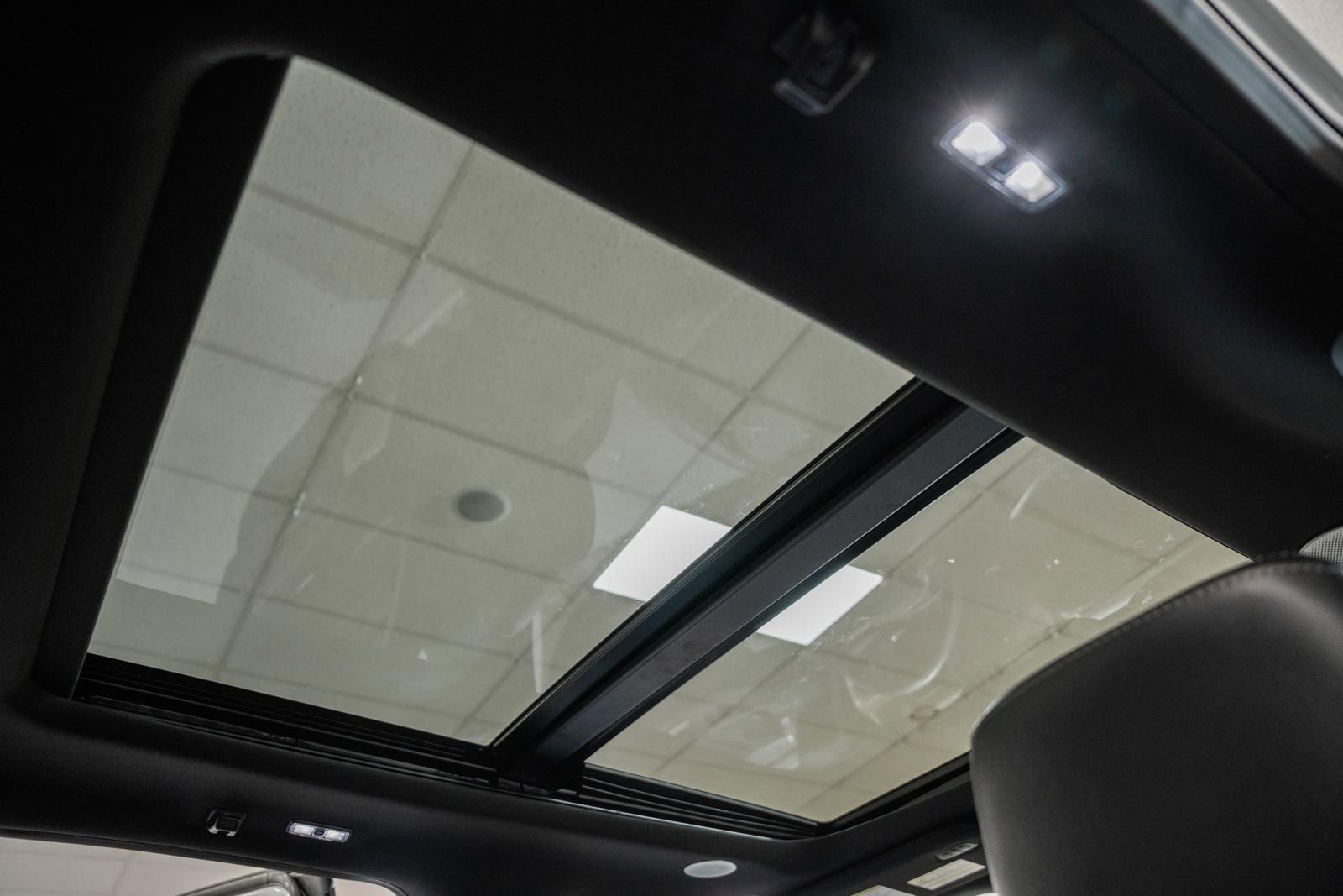 Certified 2023 Ford F150 Lariat w/ Equipment Group 502A High image 39