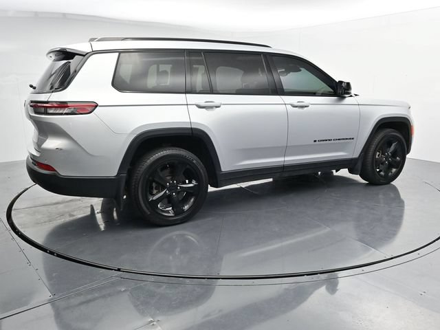 Used 2023 Jeep Grand Cherokee L Altitude AWD/4WD image 10