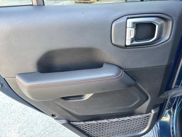 Used 2025 Jeep Gladiator Rubicon w/ Safety Group AWD/4WD image 19