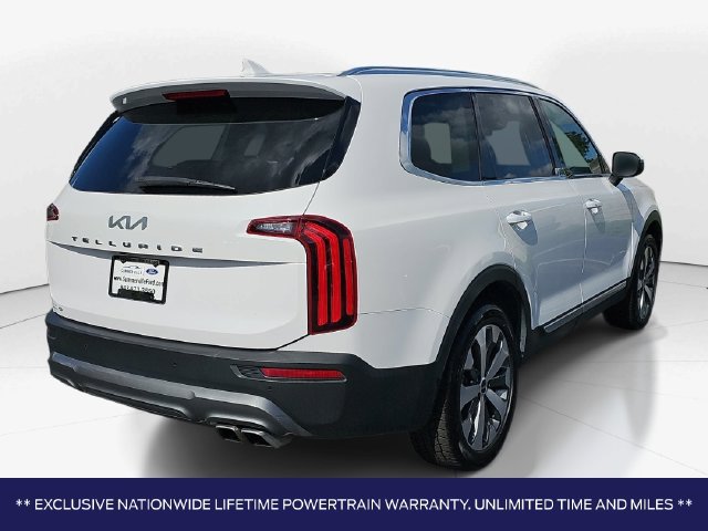 Used 2022 Kia Telluride EX w/ EX Premium Package FWD image 4