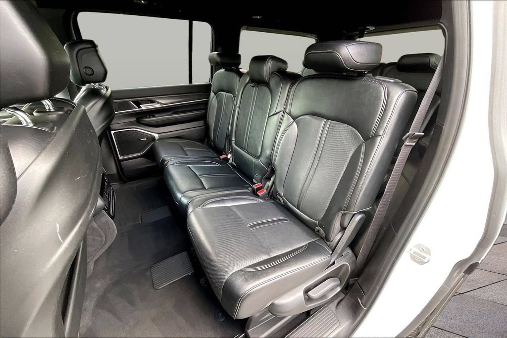 Used 2024 Jeep Wagoneer Series II w/ Flexible Seating Group RWD image 26