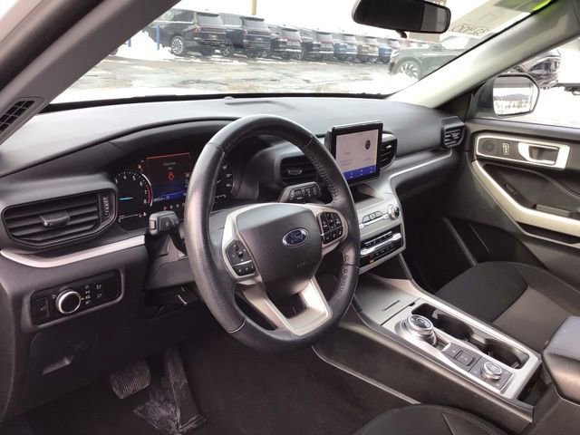 Certified 2023 Ford Explorer XLT w/ Class IV Trailer Tow Package image 8