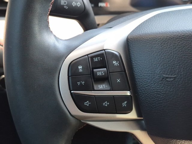 Certified 2025 Ford Explorer Active w/ Active Comfort Package RWD image 18