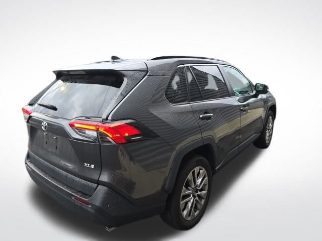 Used 2023 Toyota RAV4 XLE Premium image 5