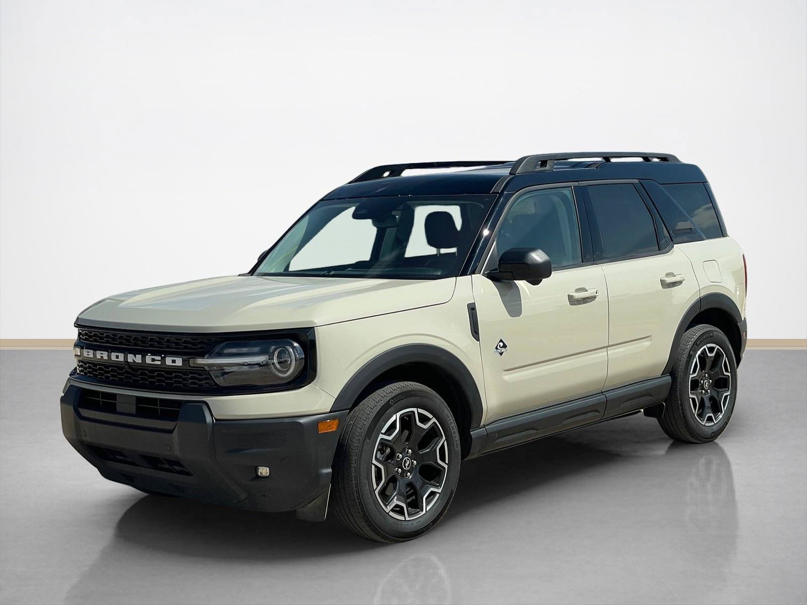 Certified 2025 Ford Bronco Sport Outer Banks w/ Outer Banks Tech Package+ AWD/4WD image 3