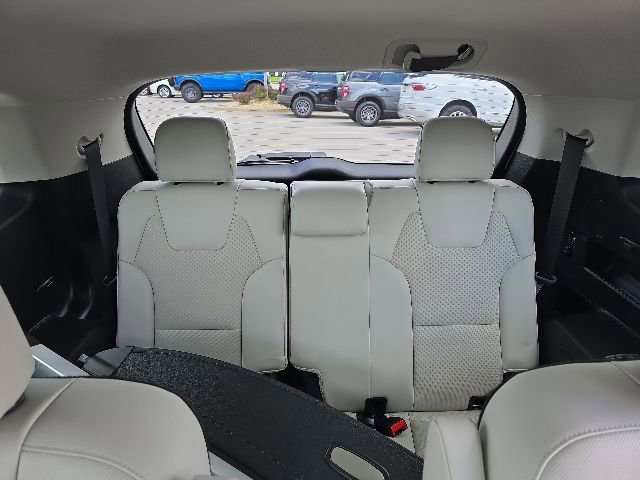 Used 2022 Kia Telluride EX w/ EX Premium Package FWD image 16