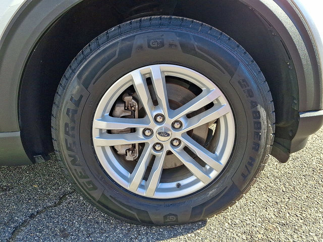 Certified 2022 Ford Explorer XLT w/ Equipment Group 202A image 27