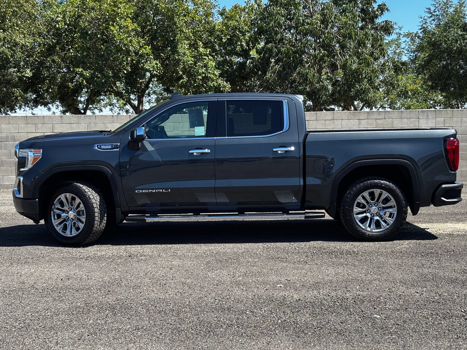 Used 2021 GMC Sierra 1500 Denali w/ Driver Alert Package II AWD/4WD image 6