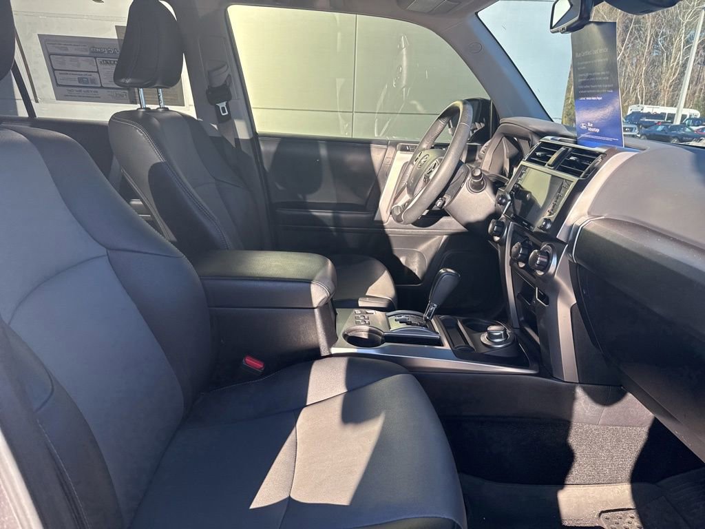 Used 2022 Toyota 4Runner SR5 Premium image 32