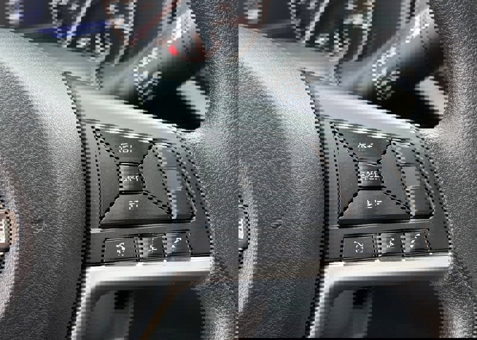 Used 2025 Nissan Altima 2.5 SV image 31