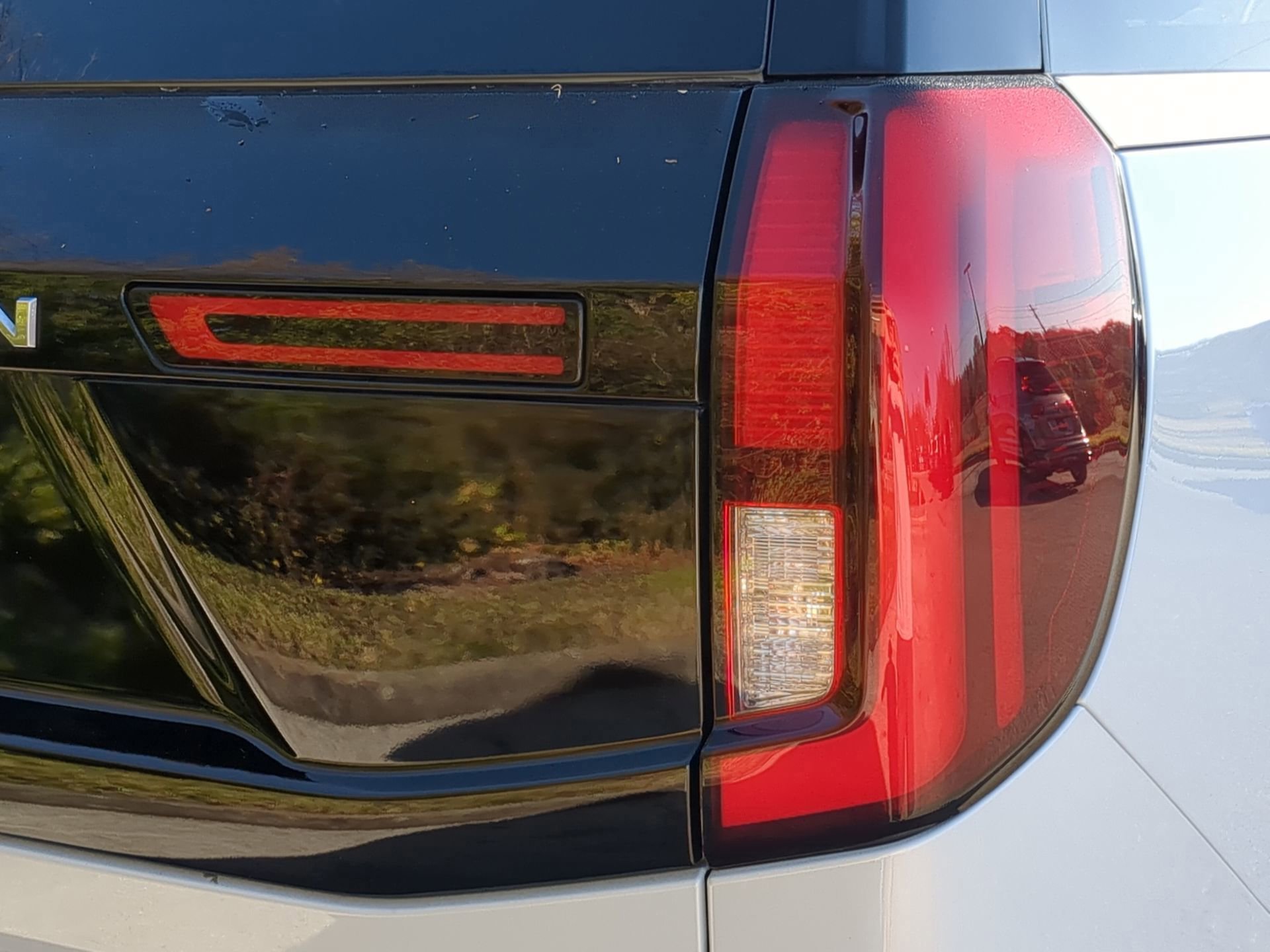 Certified 2025 Ford Expedition Platinum image 37